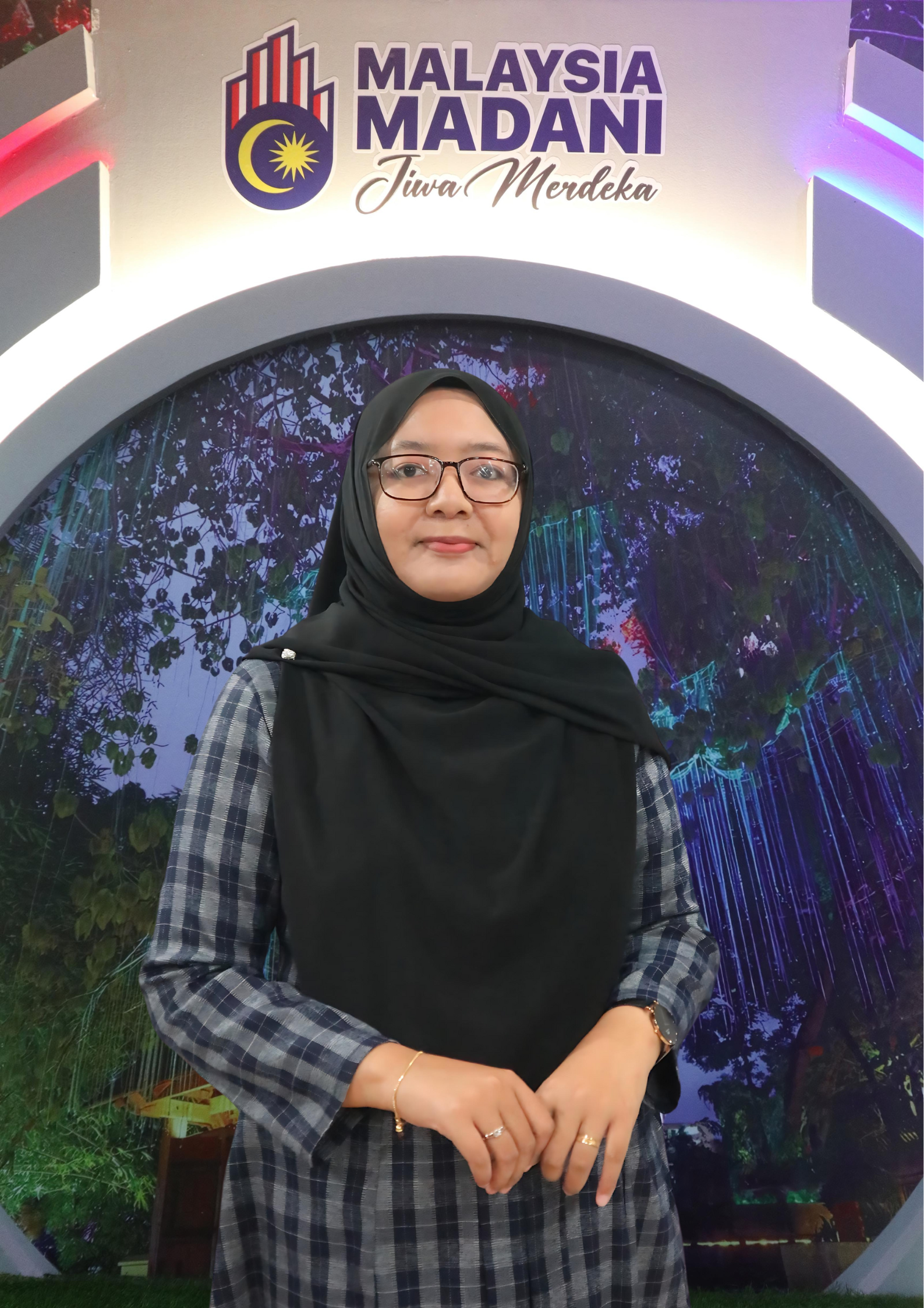 Nur Fahada Binti Amir (Q9)